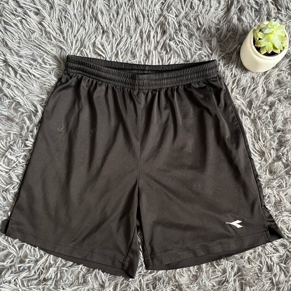 Diadora black shorts me size small